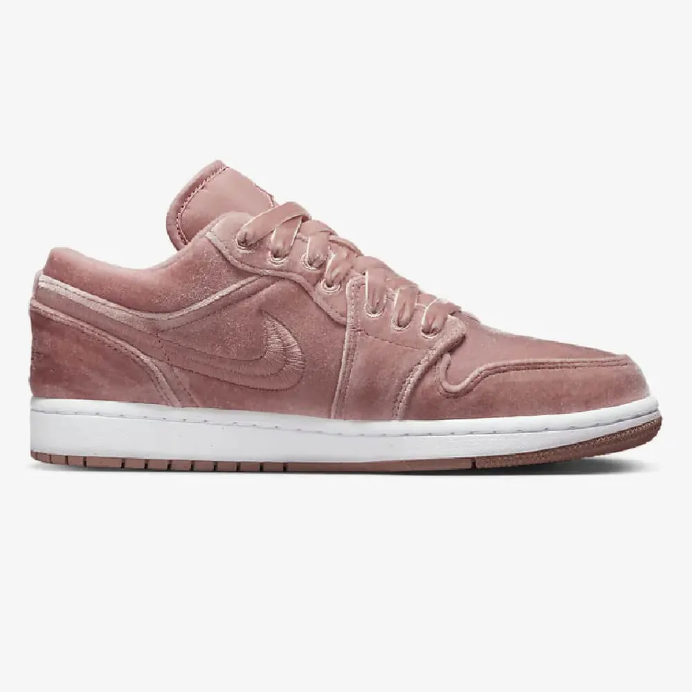 Nike Air Jordan 1 Low SE sneakers, pink/white